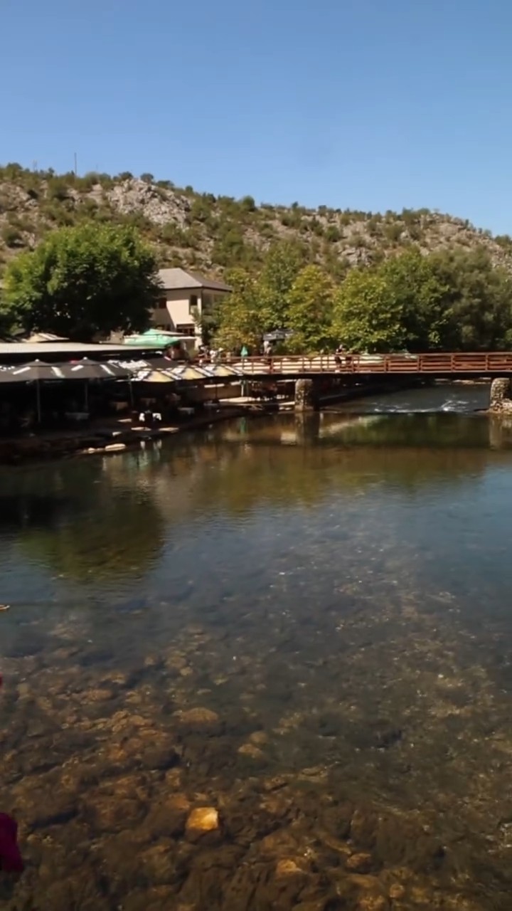 Buna’nın kıyısındaki sakin manzara