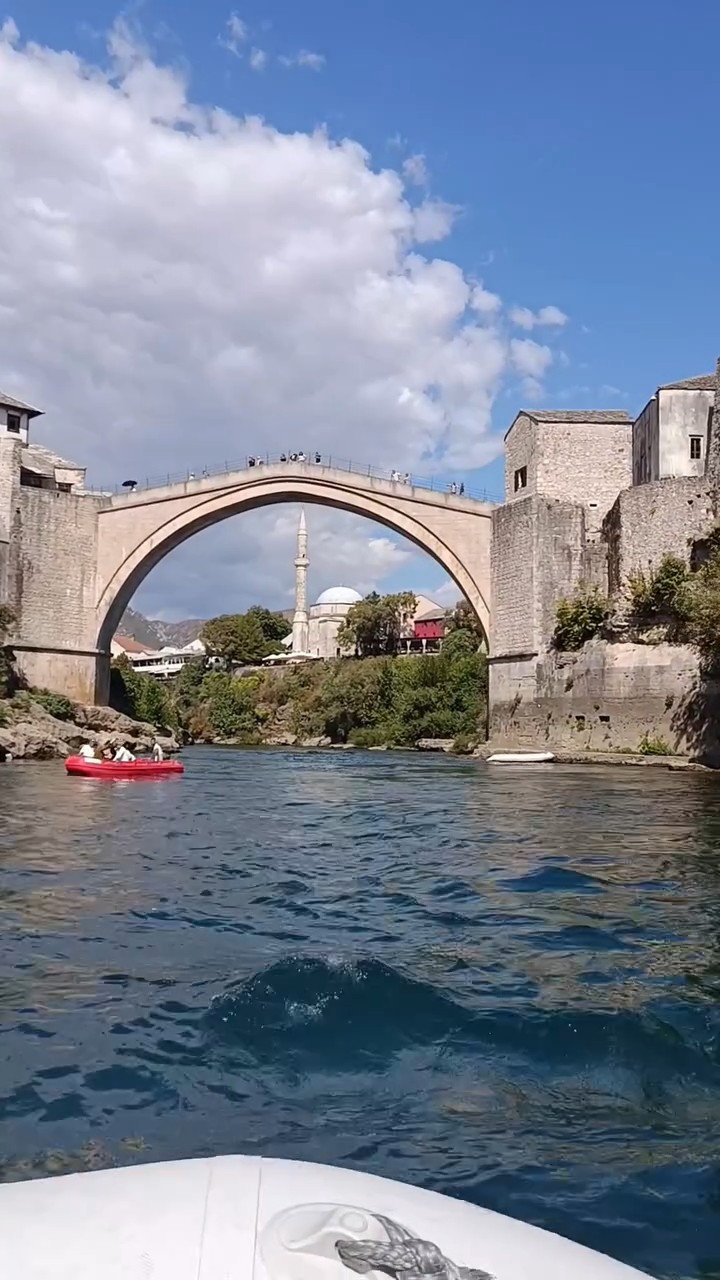 Mostar’a Neretva’dan bakmak