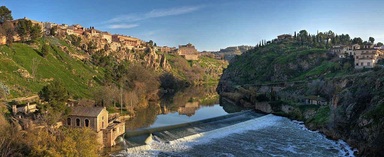 Tajo Nehri kıyısından Toledo