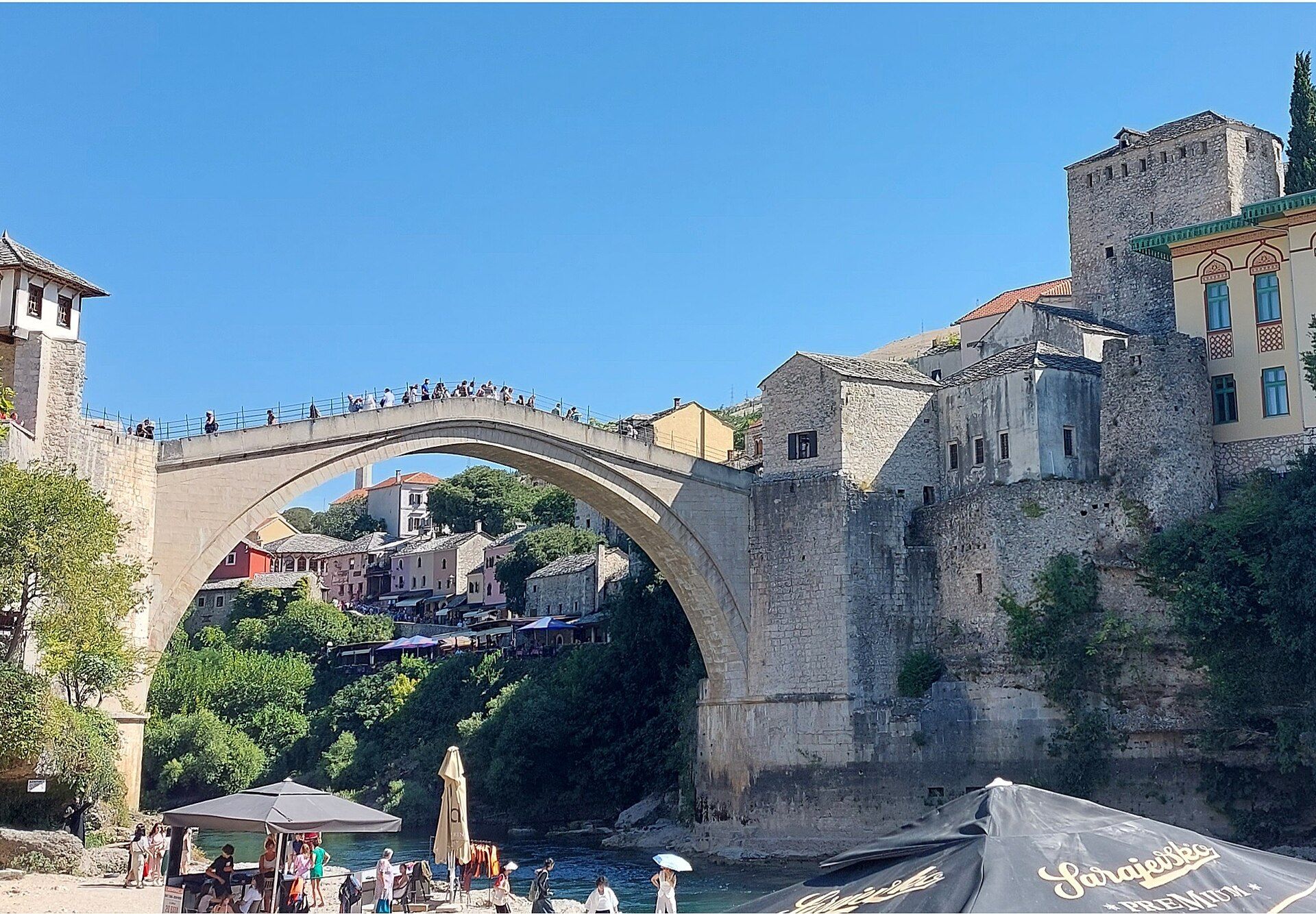 Mostar Köprüsü ve Neretva Nehri